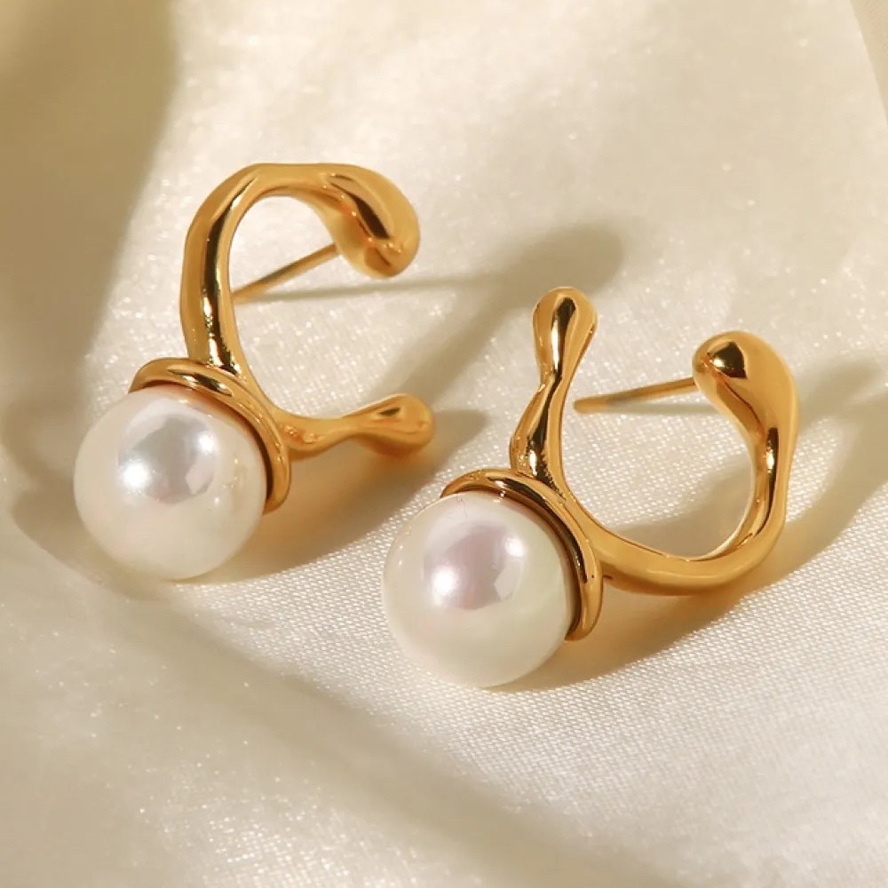 18K Gold Plated White Freshwater Pearl Stainless Steel Hypoallergenic Earrings